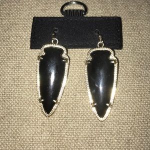 Black Kendra Scott earrings !